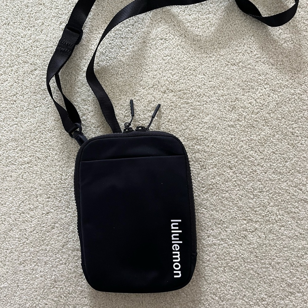 Lululemon Easy Access Crossbody